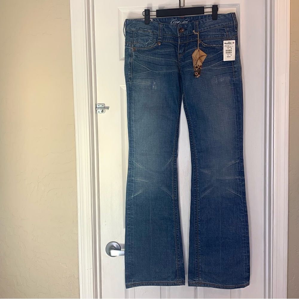 The Buckle Blue Tattoo Bell Bottom Blues Jeans Size 31 - Picture 3 of 10
